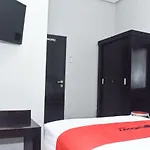 RedDoorz Syariah near Jalan Somba Opu