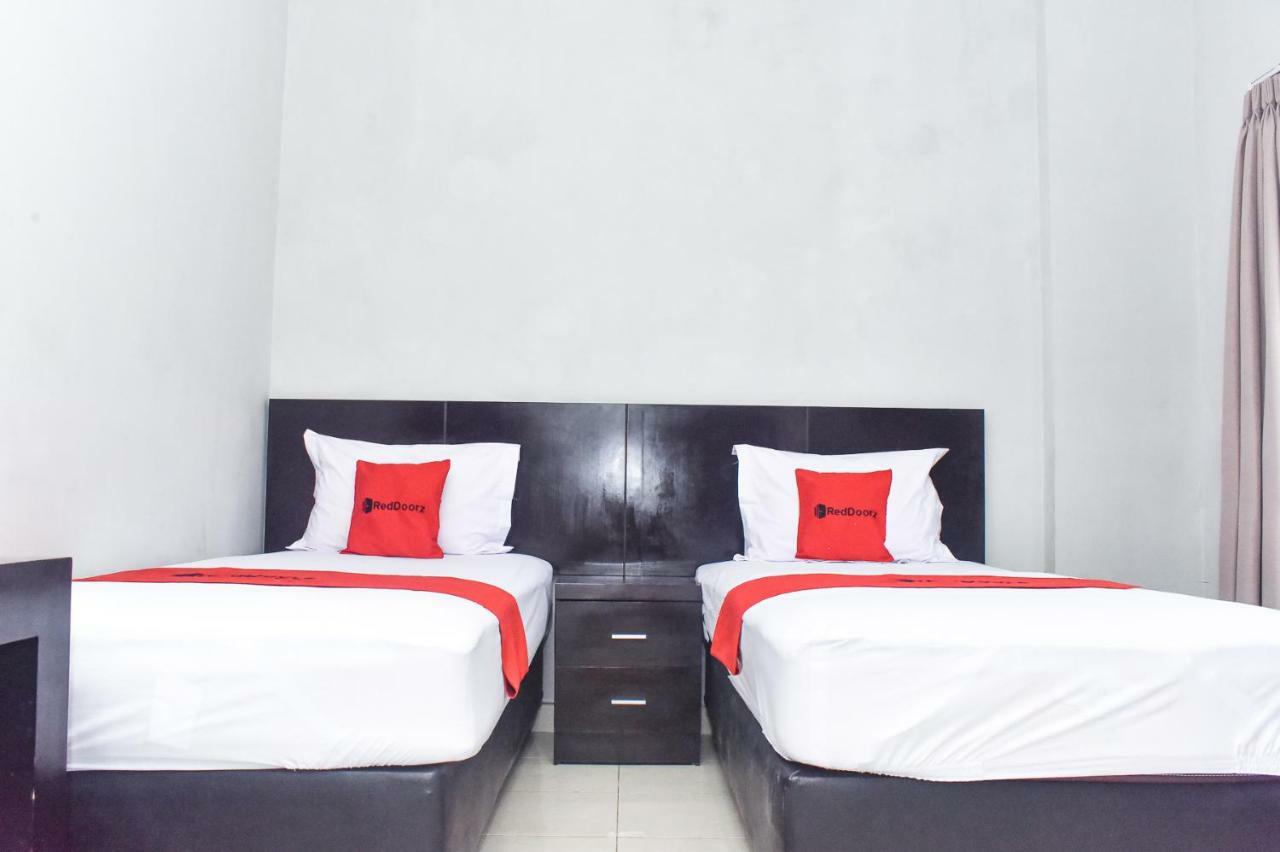 Wisma tamu Reddoorz Syariah Near Jalan Somba Opu